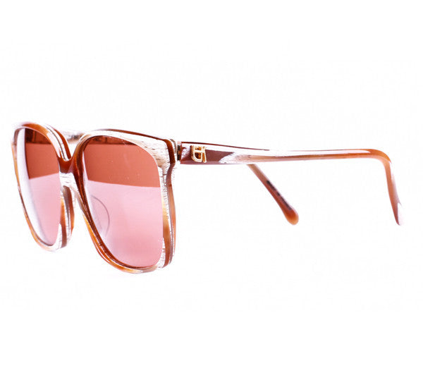 Emmanuelle Khanh 11610 NC1