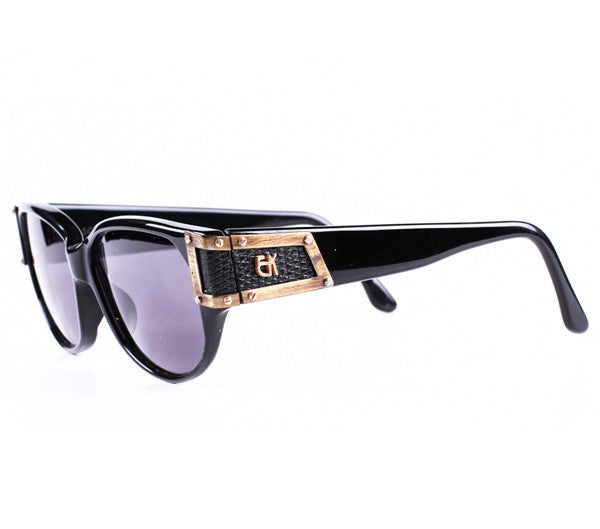 Emmanuelle Khanh 15211 16PM