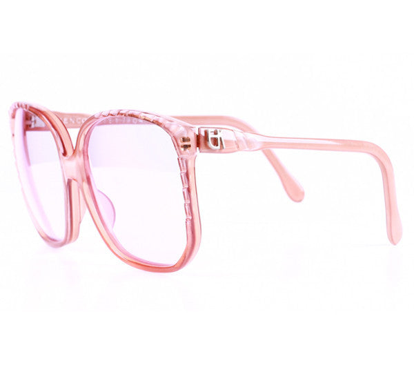 Emmanuelle Khanh 179 CR