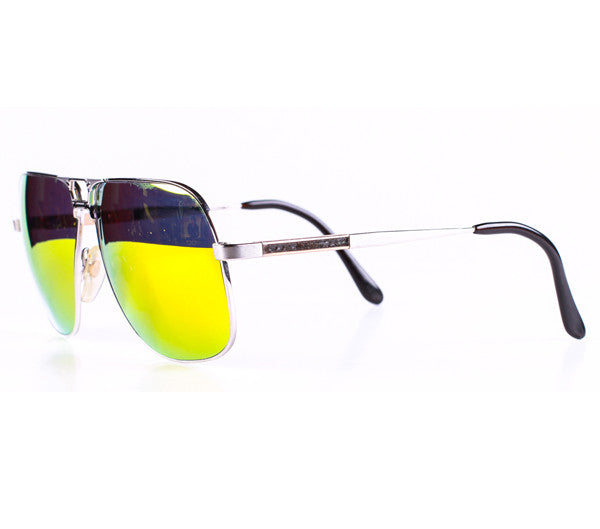 Nikon 4520 0002 Side