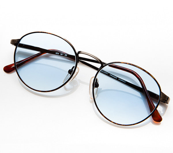 Ratajkowski (Light Blue Gradient) Thumbnail