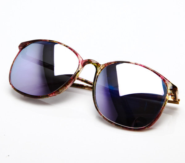 Beth (Light Pink Mirror) Thumbnail