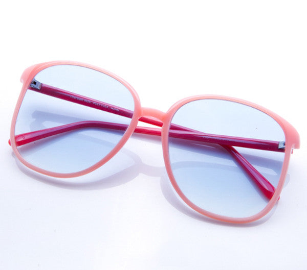 Gigi (Flash Light Blue) Thumbnail