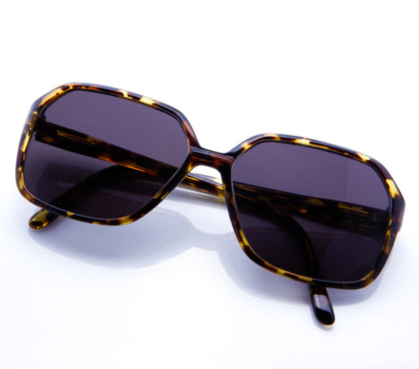Hepburn (Flash Gold Black Flat Lens) thumbnail