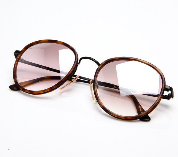 Garrett (Pink Mirror Gradient) Thumbnail