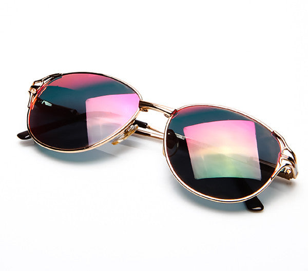 Vanity (Red Mirror) Thumbnail