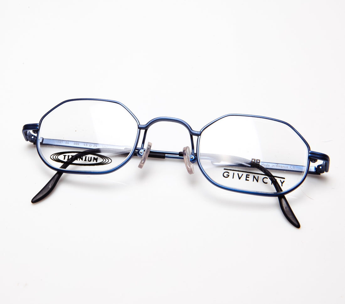 Givenchy 331 4