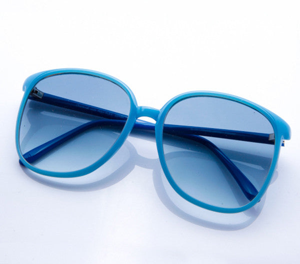 Bella (Dark Blue Gradient Flat Lens) thumbnail