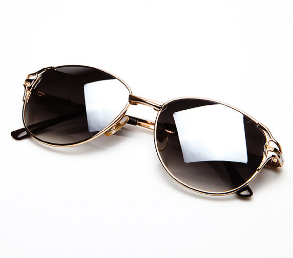 Vanity (Black Mirror Gradient) Thumbnail