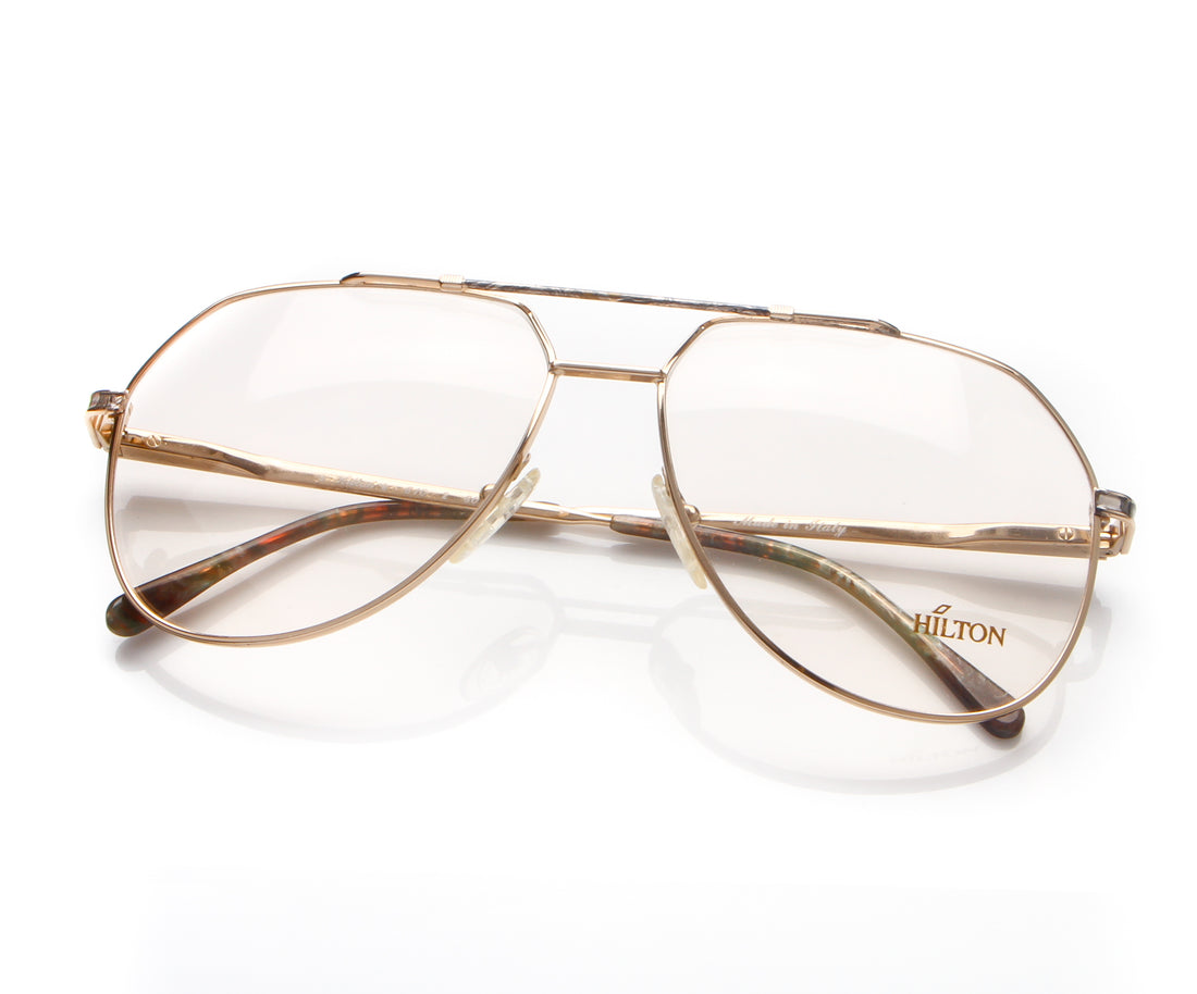 Vintage Hilton 610 2 Thumb