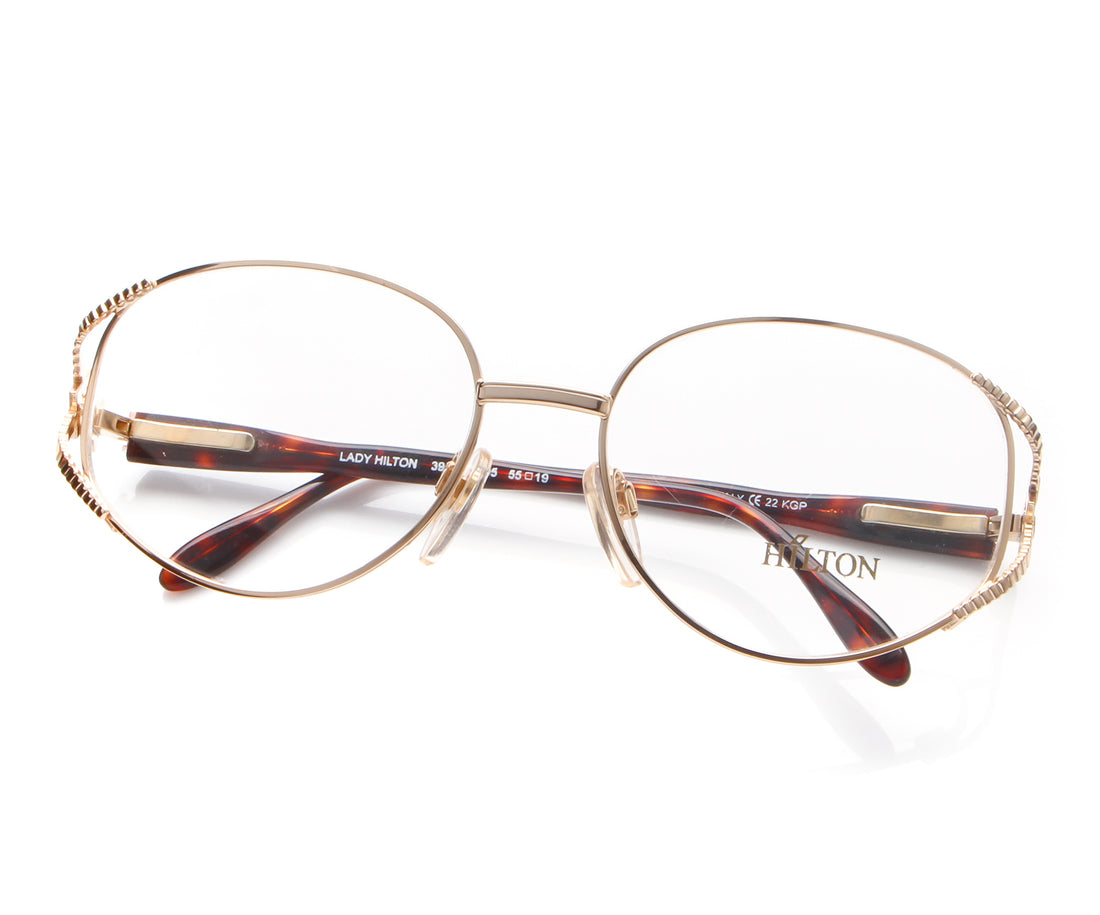 Vintage Lady Hilton 39 05 22 KGP Thumb